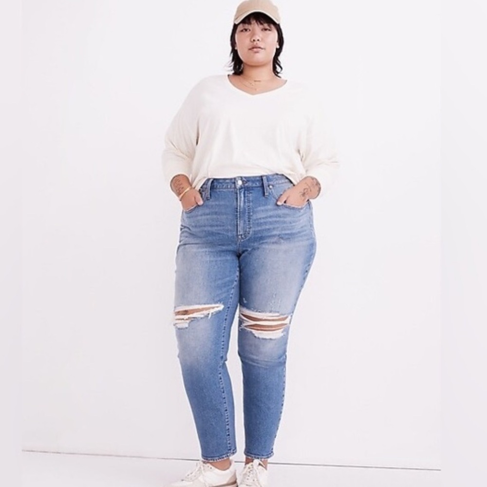 Madewell The Mom Jean in Dark Wash: Ripped Edition Size 36 (New)